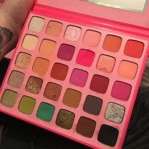 MORPHE X Jeffree ⭐️ used 3 times